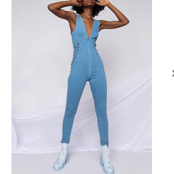 Denim jumpsuit laced in the side. - Picture 4 of 7